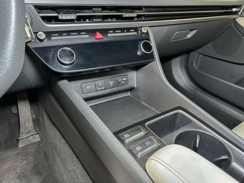 Used 2025 Hyundai Sonata SEL FWD image 35