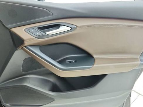 Used 2025 Audi Q6 e-tron Premium w/ Convenience Package image 23