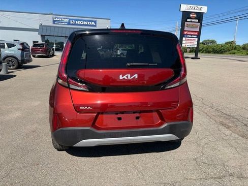 Used 2023 Kia Soul LX w/ LX Technology Package FWD image 7