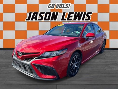 Used 2024 Toyota Camry SE image 8