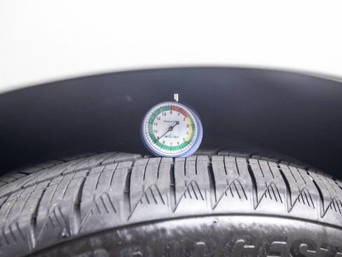 Used 2025 Lexus RX 450h AWD w/ Luxury Package image 38