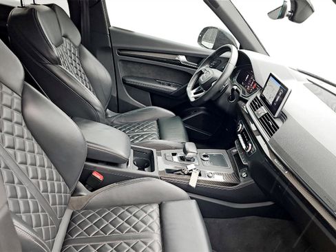 Used 2020 Audi SQ5 Premium Plus w/ Premium Plus Package image 9