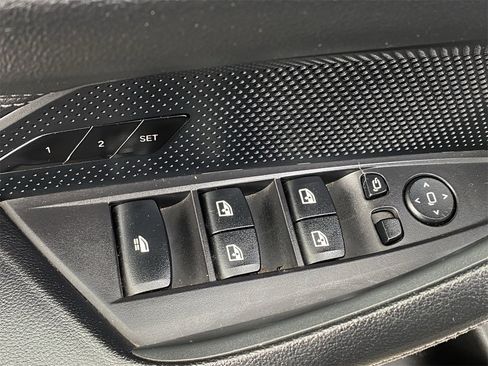 Used 2022 BMW 430i xDrive Convertible w/ Convenience Package image 18