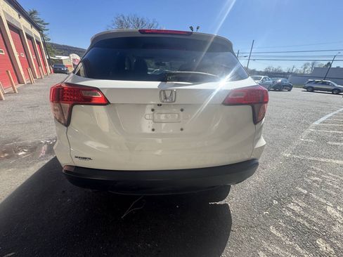 Used 2016 Honda HR-V EX image 9