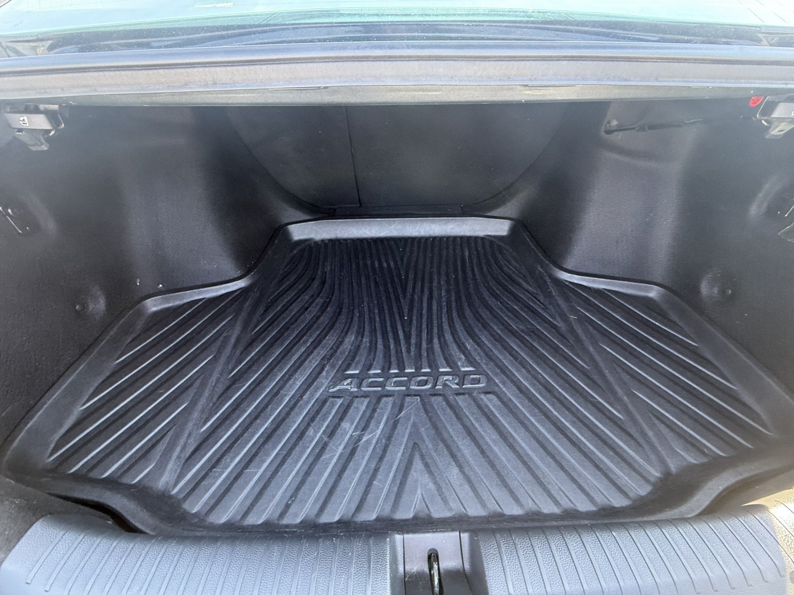 Used 2024 Honda Accord EX image 30