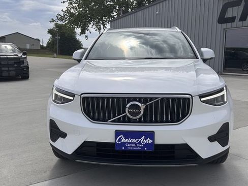 Used 2024 Volvo XC40 B5 Core AWD/4WD image 8