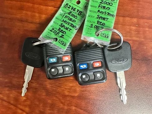 Used 2000 Ford Mustang Coupe image 19