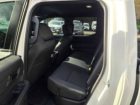 Certified 2025 Toyota Tacoma SR5 AWD/4WD image 19