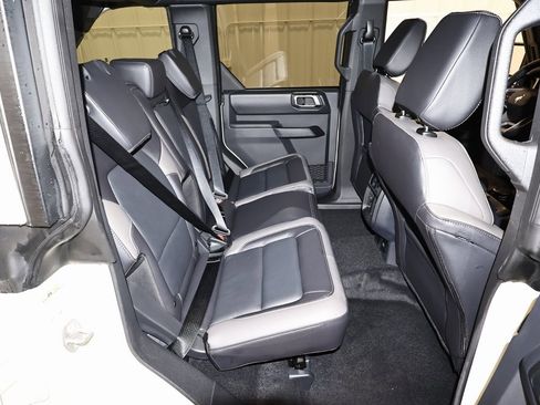 New 2025 Ford Bronco Outer Banks w/ Sasquatch Package image 13