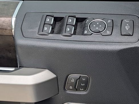 Used 2022 Ford F250 Lariat w/ Tremor Off-Road Package image 22