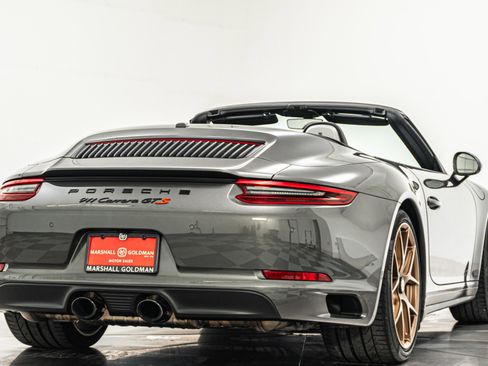 Used 2019 Porsche 911 Cabriolet image 9