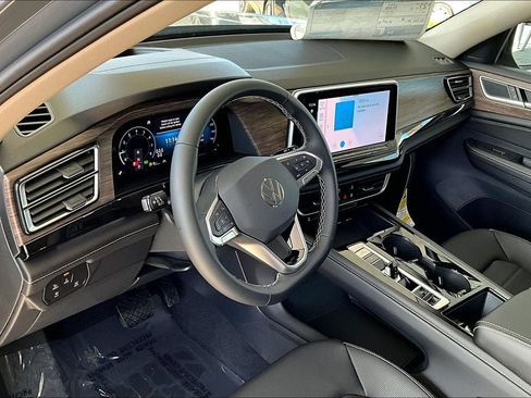 New 2025 Volkswagen Atlas SEL image 14