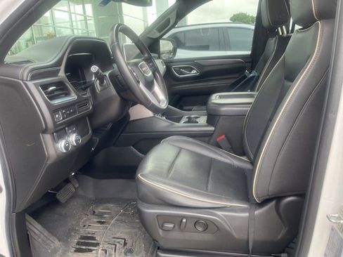 Used 2023 GMC Yukon XL SLT image 5