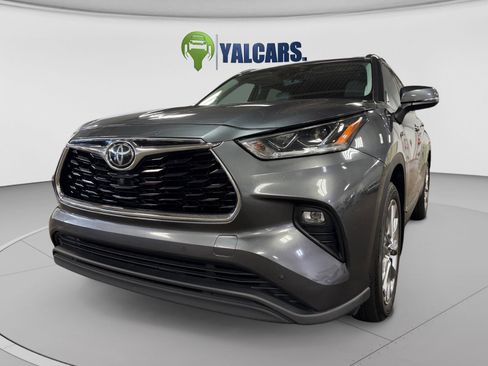 Used 2020 Toyota Highlander Limited AWD/4WD image 9