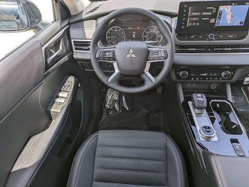 New 2026 Mitsubishi Outlander SE FWD image 16