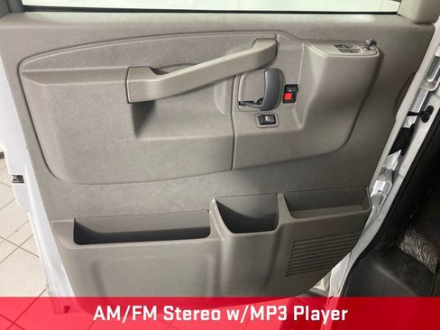 Used 2025 Chevrolet Express 3500 LT w/ LT Preferred Equipment Group RWD image 9