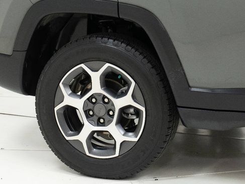 Used 2022 Jeep Compass Trailhawk w/ Trailhawk Convenience Group AWD/4WD image 24