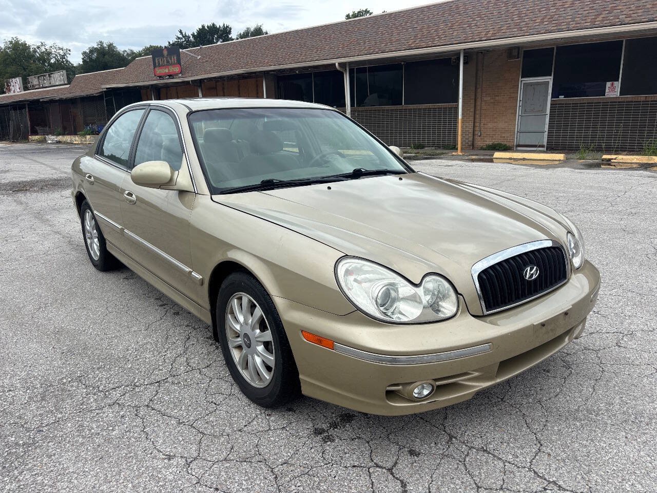 Used 2004 Hyundai Sonata GLS FWD image 4
