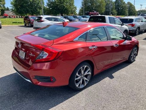 Used 2019 Honda Civic Touring image 4
