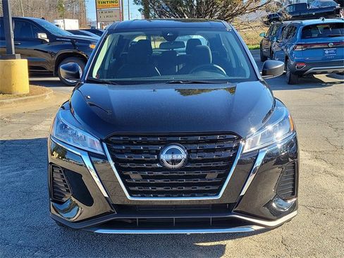 Used 2024 Nissan Kicks S image 2