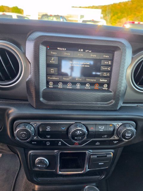 Used 2022 Jeep Gladiator Sport AWD/4WD image 16