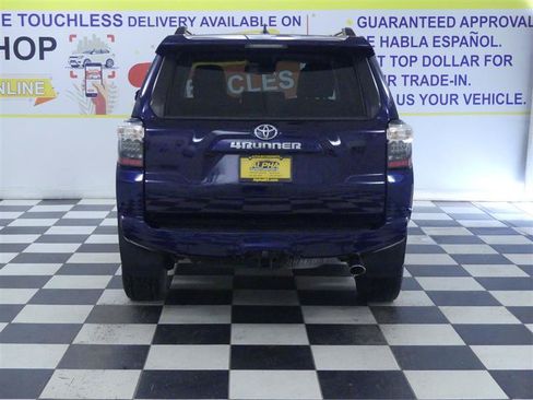 Used 2020 Toyota 4Runner SR5 Premium w/ Moonroof Package AWD/4WD image 5