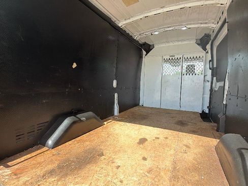 Used 2019 Ford Transit 150 148 Medium Roof RWD image 27
