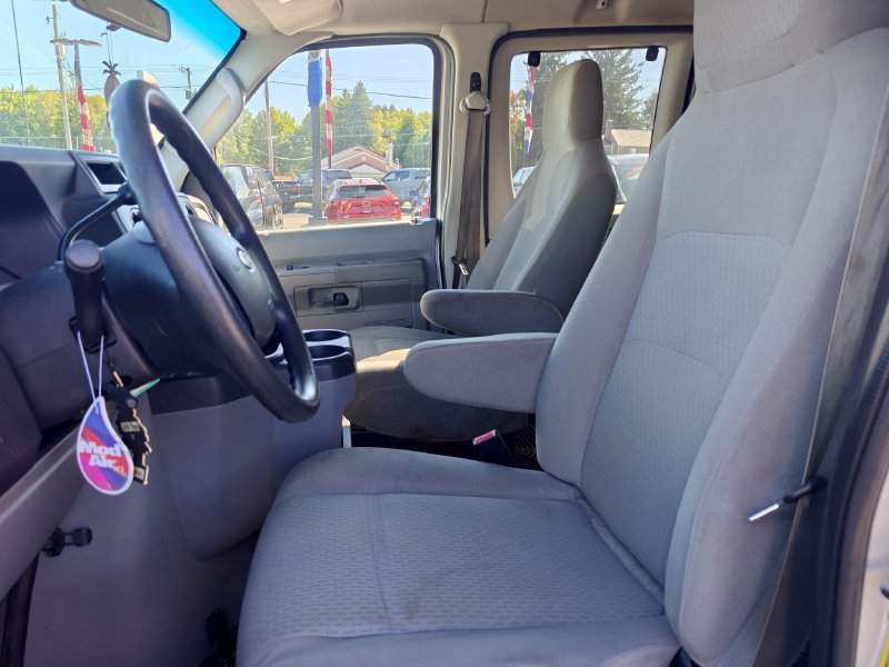Used 2011 Ford E-350 and Econoline 350 XLT RWD image 9
