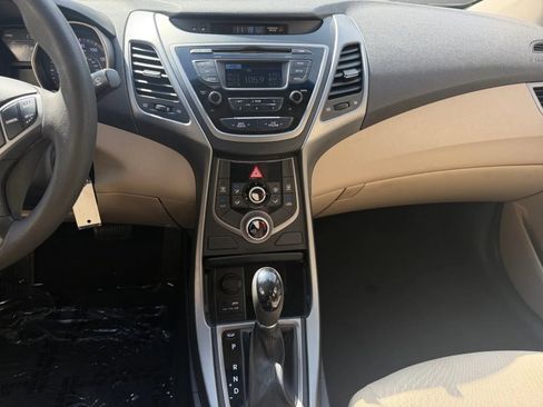 Used 2016 Hyundai Elantra SE FWD image 12