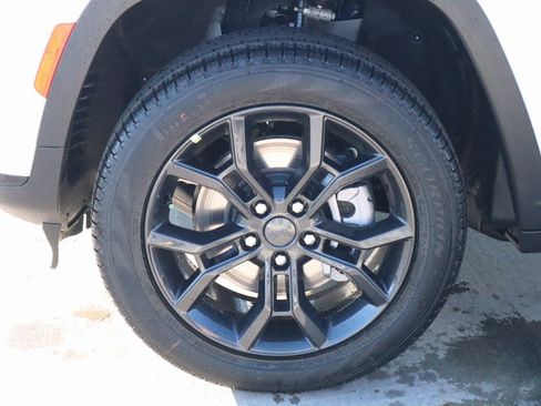 New 2025 Jeep Grand Cherokee L Limited image 21