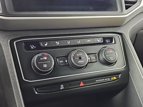 Used 2021 Volkswagen Atlas Cross Sport SE w/ Panoramic Sunroof Package FWD image 23