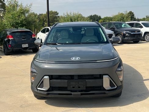 Used 2025 Hyundai Kona SEL FWD image 8