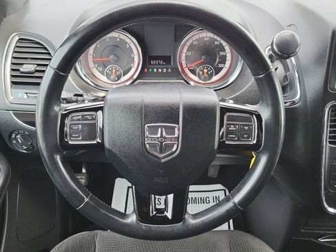 Used 2019 Dodge Grand Caravan SE FWD image 27