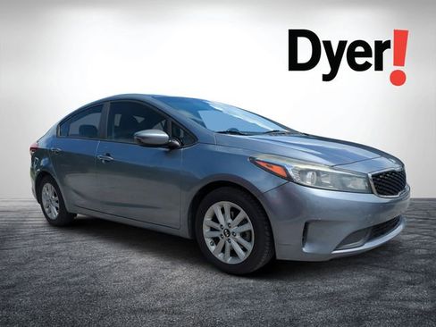 Used 2017 Kia Forte S FWD image 1