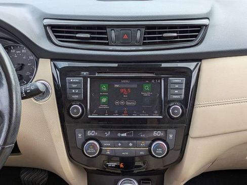 Used 2018 Nissan Rogue SL w/ Premium Package FWD image 19