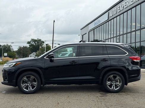 Used 2019 Toyota Highlander Limited Platinum AWD/4WD image 2