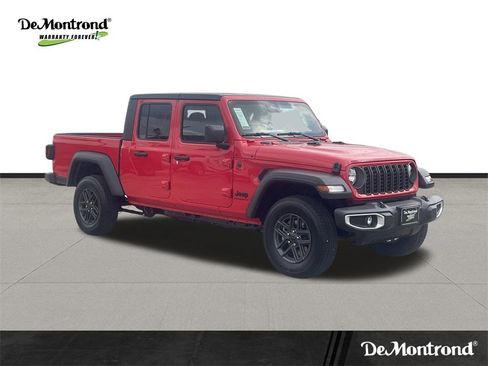 New 2025 Jeep Gladiator Sport image 3