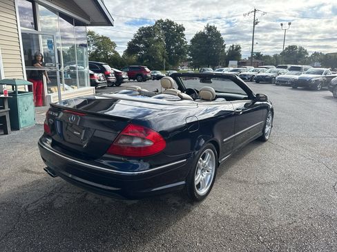 Used 2009 Mercedes-Benz CLK 550 Cabriolet w/ Premium I Pkg image 19