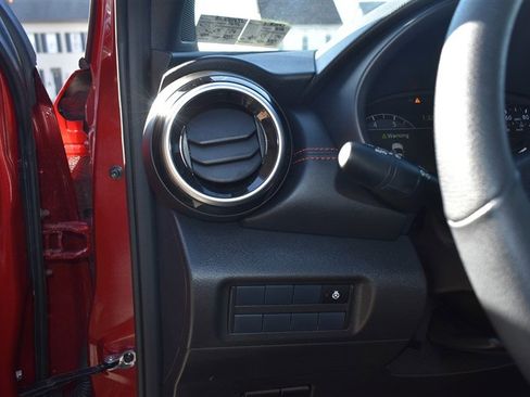 Used 2024 Nissan Kicks SR w/ SR Premium Package image 11