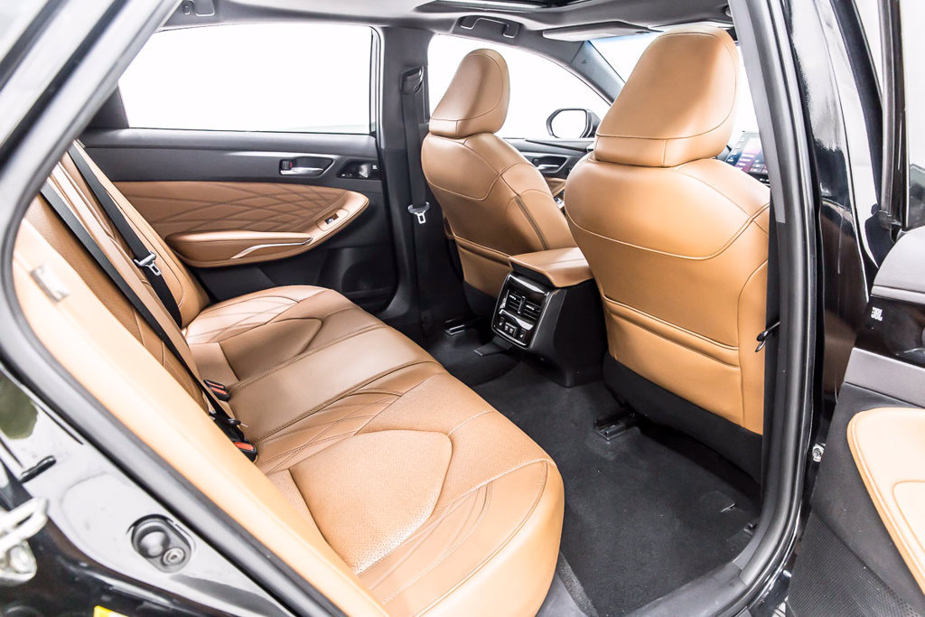Used 2019 Toyota Avalon Limited FWD image 35