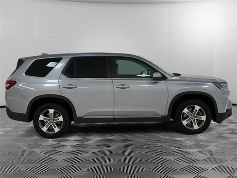 Used 2024 Honda Pilot EX-L image 2