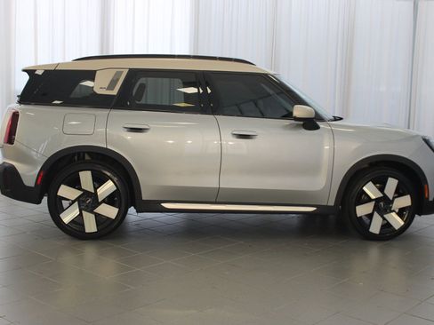 Certified 2025 MINI Cooper Countryman S w/ Comfort Package Max image 6