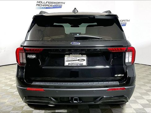 Used 2025 Ford Explorer ST-Line AWD/4WD image 4