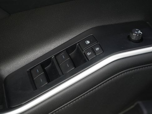 Used 2025 Toyota Highlander XSE AWD/4WD image 23