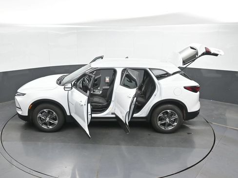 Used 2025 Chevrolet Blazer LT AWD/4WD image 50