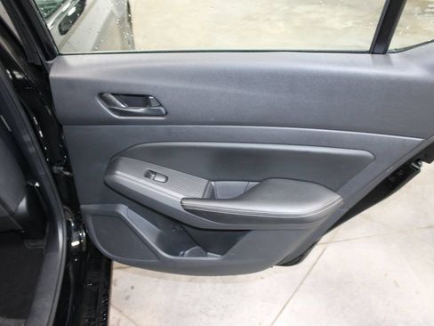 Used 2024 Nissan Altima 2.5 SV FWD image 24