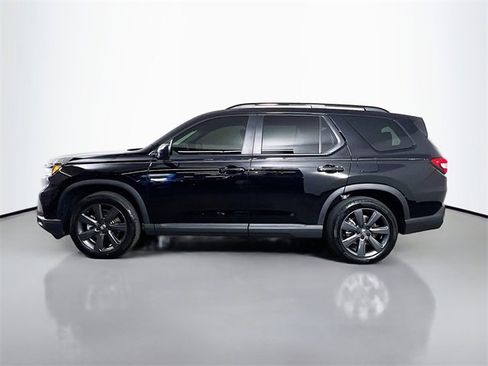 Certified 2025 Honda Pilot Sport image 6