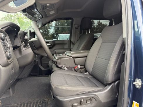 Used 2023 Chevrolet Silverado 1500 Custom AWD/4WD image 16