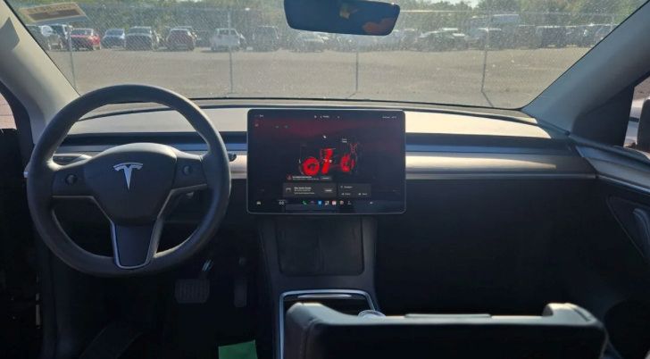 Used 2024 Tesla Model Y Long Range AWD/4WD image 10