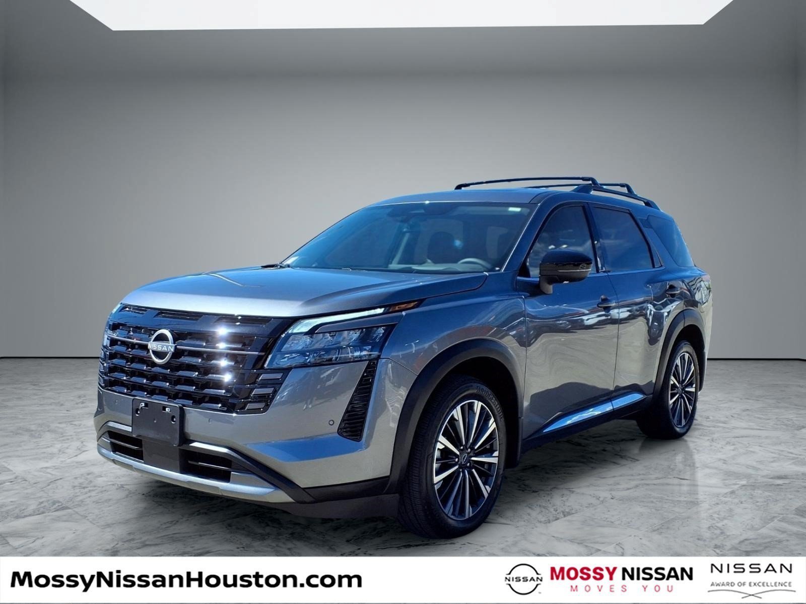 Used 2026 Nissan Pathfinder Platinum AWD/4WD image 4